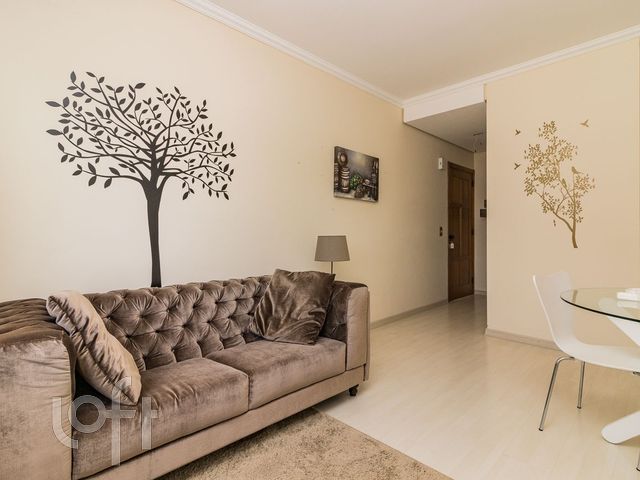 Apartamento com 61m², 2 dormitórios, 1 suíte, 2 vagas, Rio Branco em Porto Alegre
