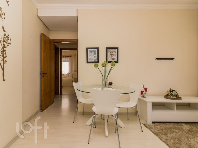Apartamento com 61m², 2 dormitórios, 1 suíte, 2 vagas, Rio Branco em Porto Alegre