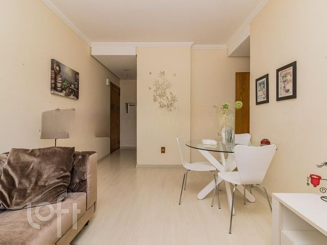 Apartamento com 61m², 2 dormitórios, 1 suíte, 2 vagas, Rio Branco em Porto Alegre