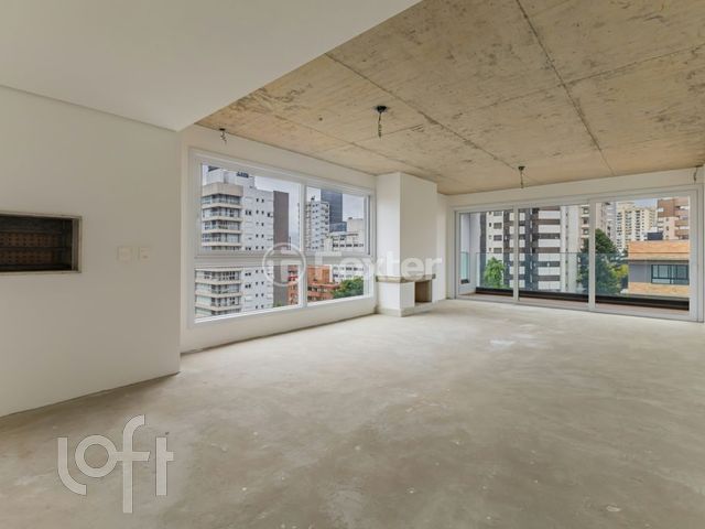 Apartamento com 161m², 3 dormitórios, 3 suítes, 3 vagas, Petrópolis em Porto Alegre