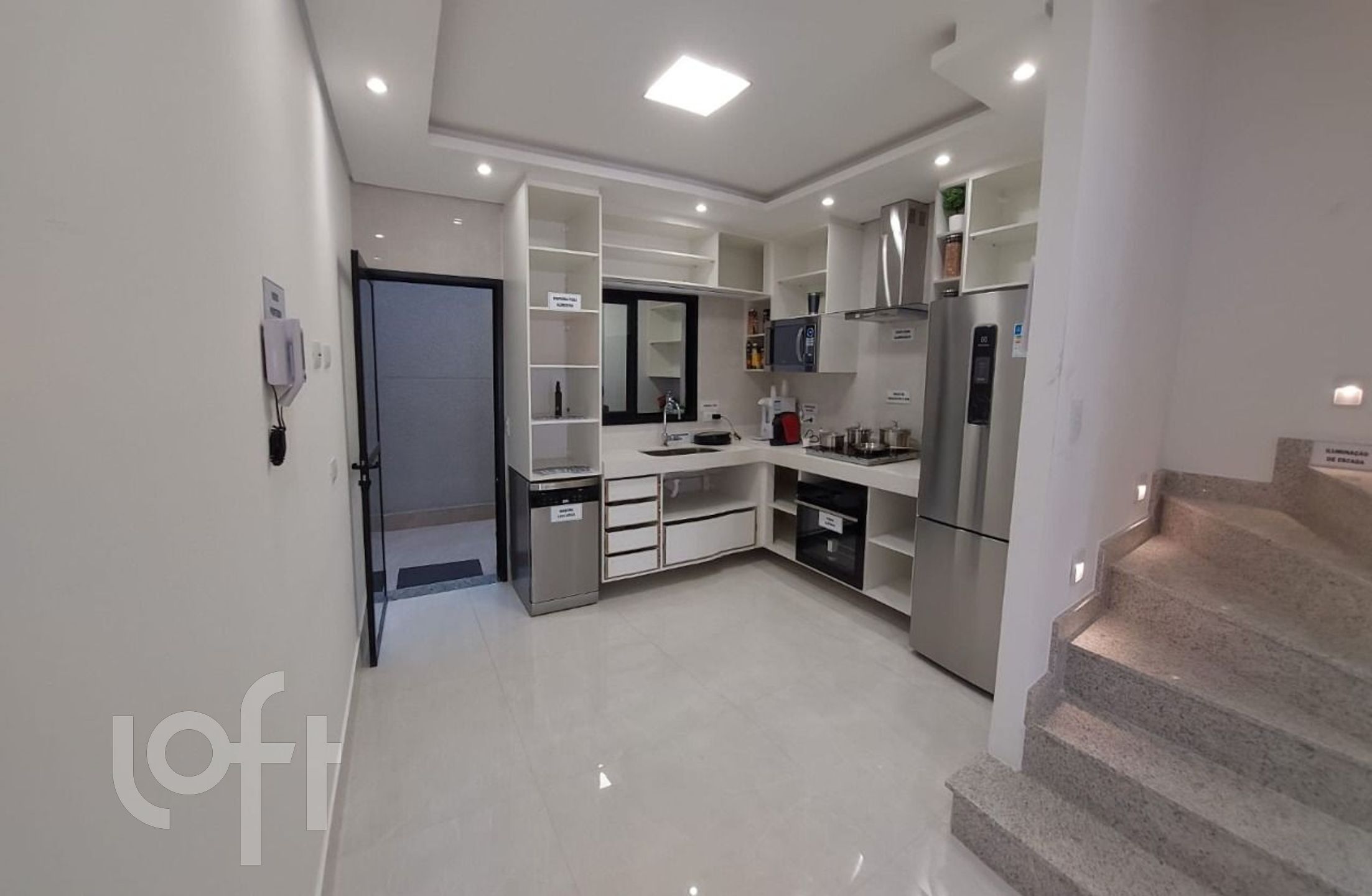 Casa à venda com 4 quartos, 160m² - Foto 1