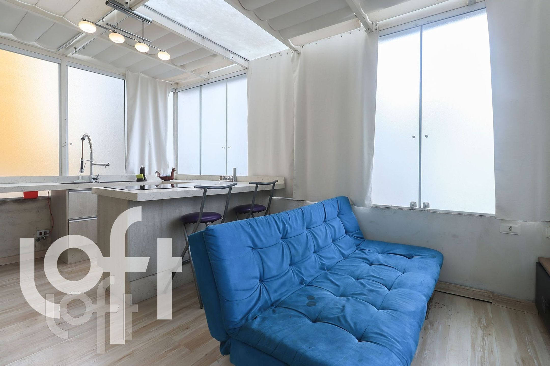 Apartamento à venda com 1 quarto, 42m² - Foto 1