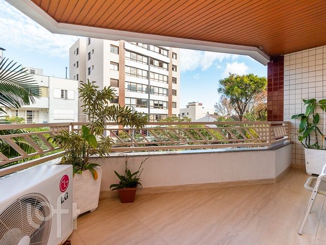 Apartamento com 268m², 3 dormitórios, 1 suíte, 2 vagas, São João em Porto Alegre
