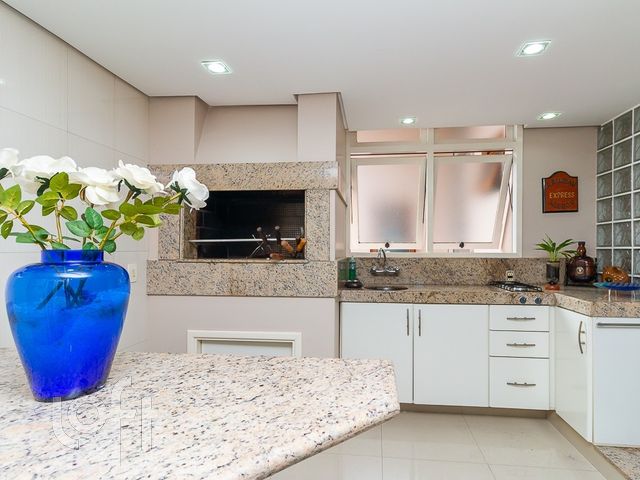 Apartamento com 268m², 3 dormitórios, 1 suíte, 2 vagas, São João em Porto Alegre