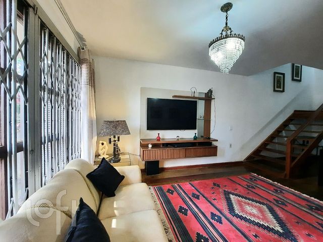 Casa com 264m², 3 dormitórios, 1 vaga, Jardim Botânico em Porto Alegre