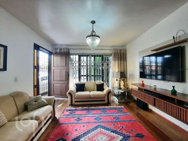 Casa com 264m², 3 dormitórios, 1 vaga, Jardim Botânico em Porto Alegre