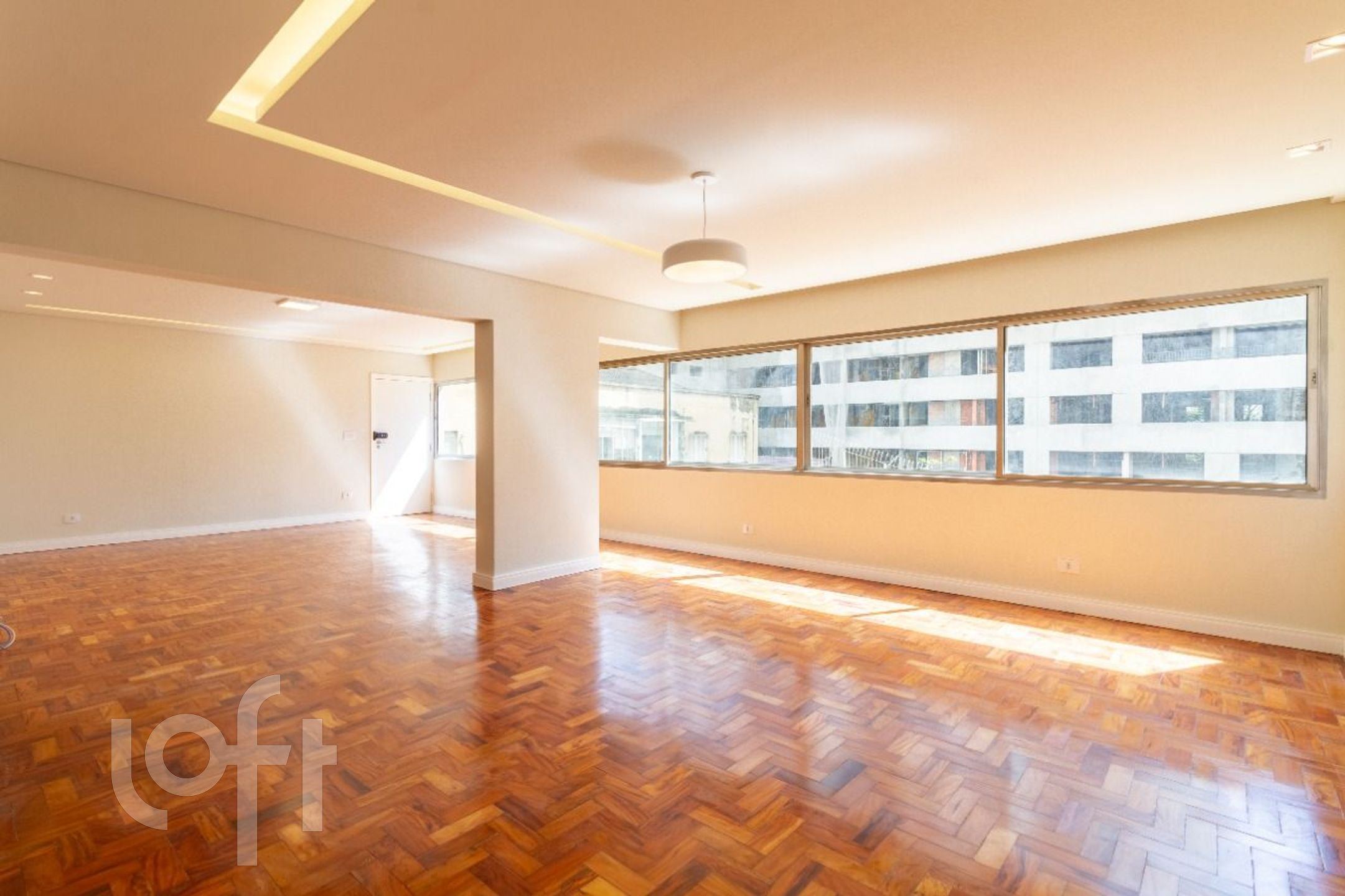 Apartamento à venda com 4 quartos, 168m² - Foto 1