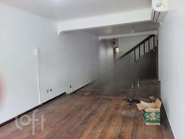 Casa com 400m², 5 dormitórios, 1 suíte, 3 vagas, Petrópolis em Porto Alegre