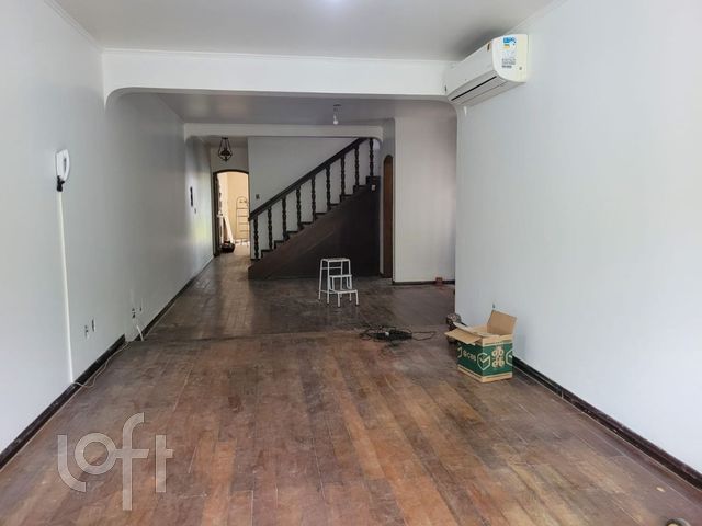 Casa com 400m², 5 dormitórios, 1 suíte, 3 vagas, Petrópolis em Porto Alegre