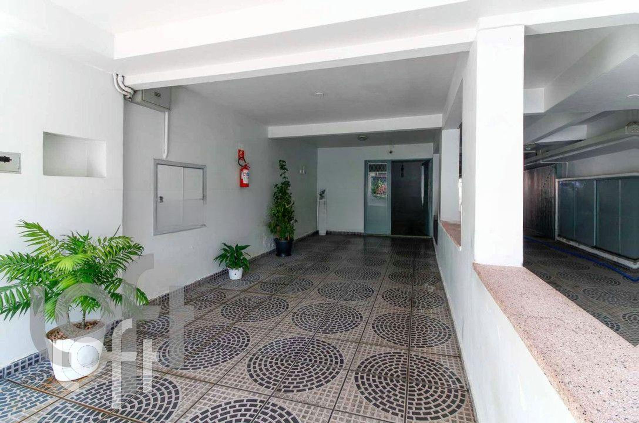 Apartamento à venda com 2 quartos, 68m² - Foto 24