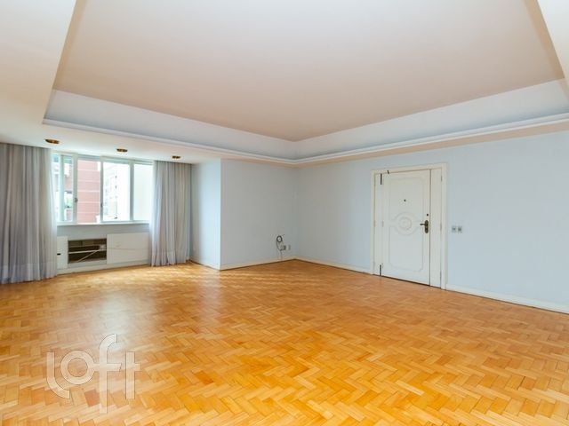 Apartamento com 190m², 3 dormitórios, 1 suíte, 1 vaga, Independência em Porto Alegre