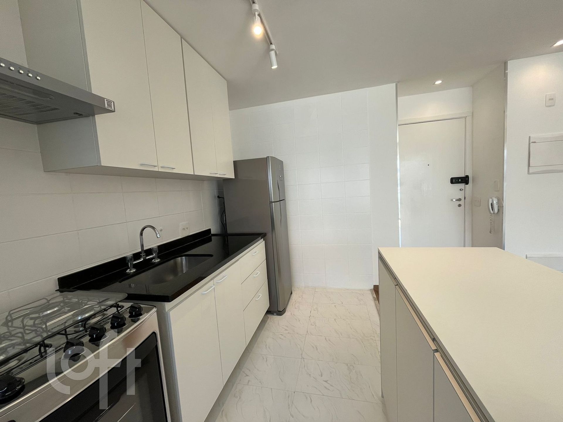 Apartamento à venda com 1 quarto, 69m² - Foto 4