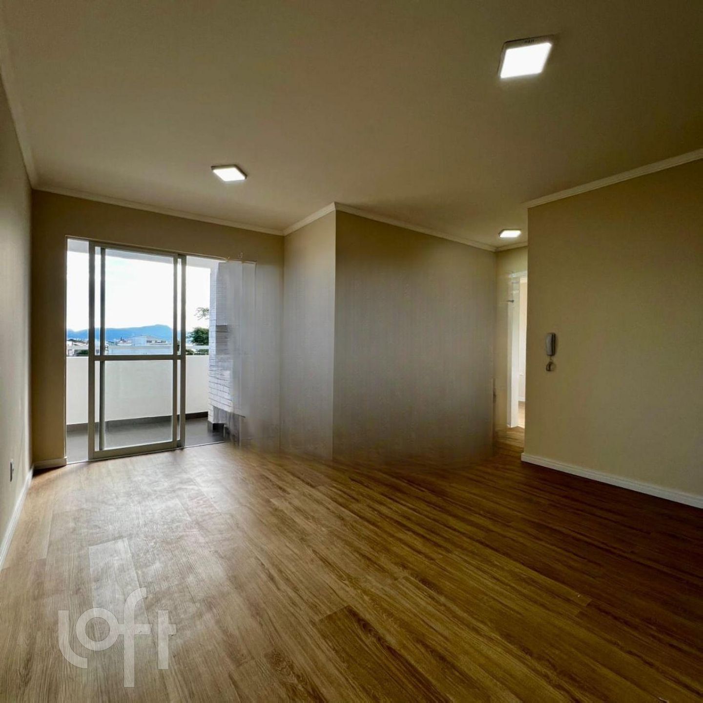 Apartamento à venda em Balneário com 58 m², 2 quartos, 1 vaga