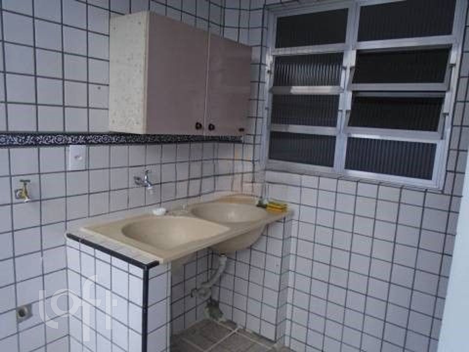 Apartamento à venda com 2 quartos, 75m² - Foto 4