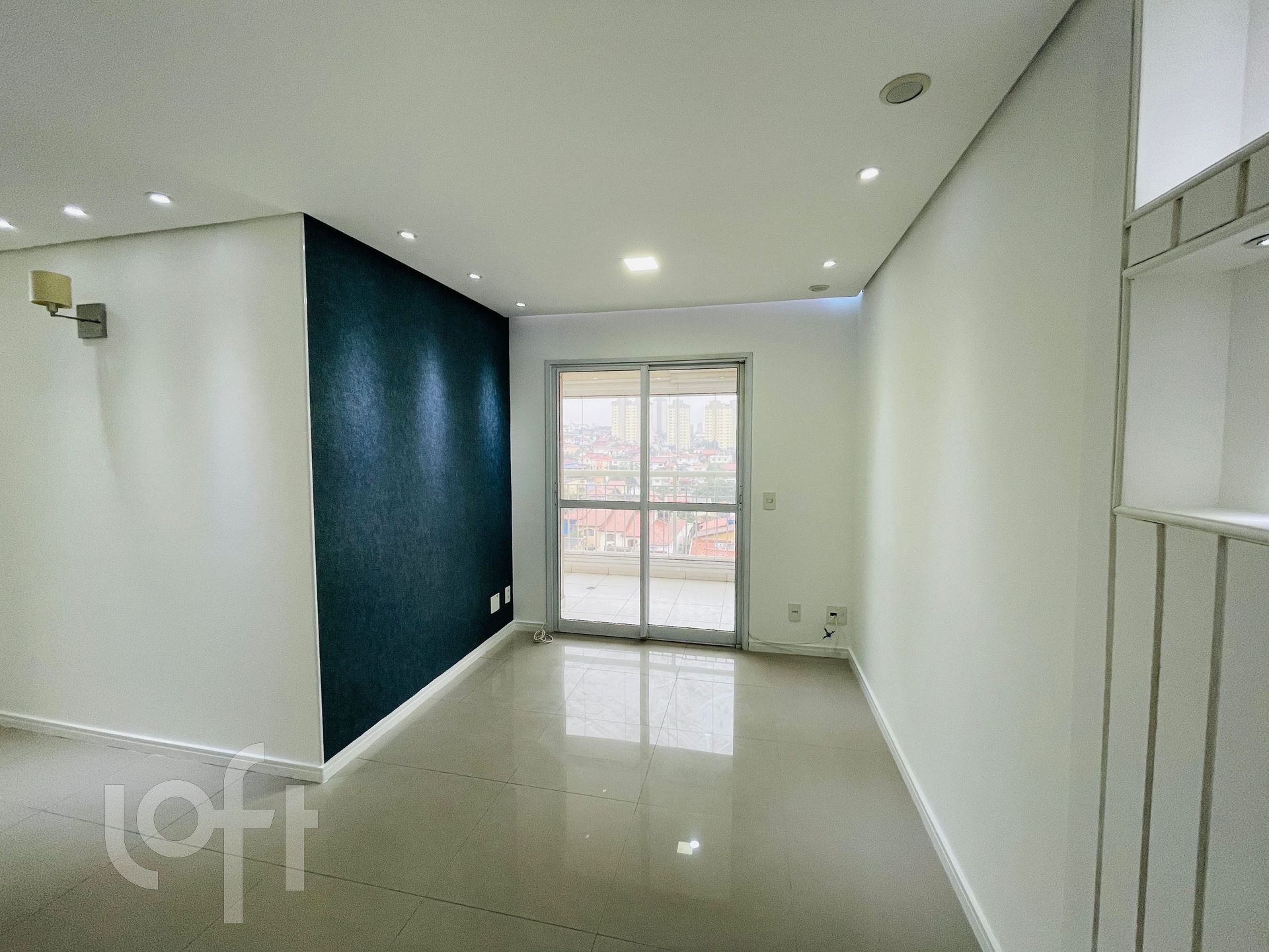 Apartamento à venda com 2 quartos, 69m² - Foto 1