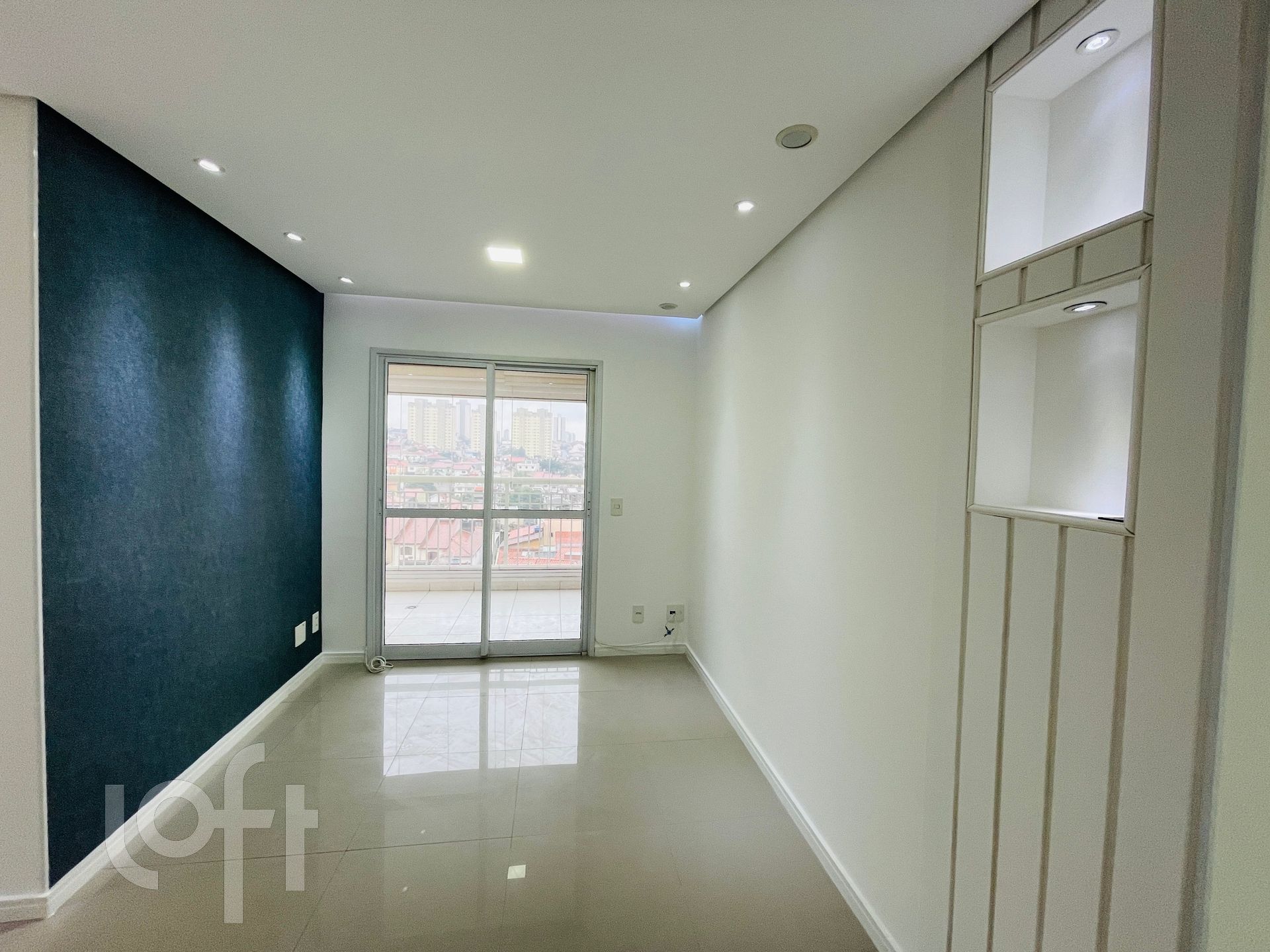 Apartamento à venda com 2 quartos, 69m² - Foto 2