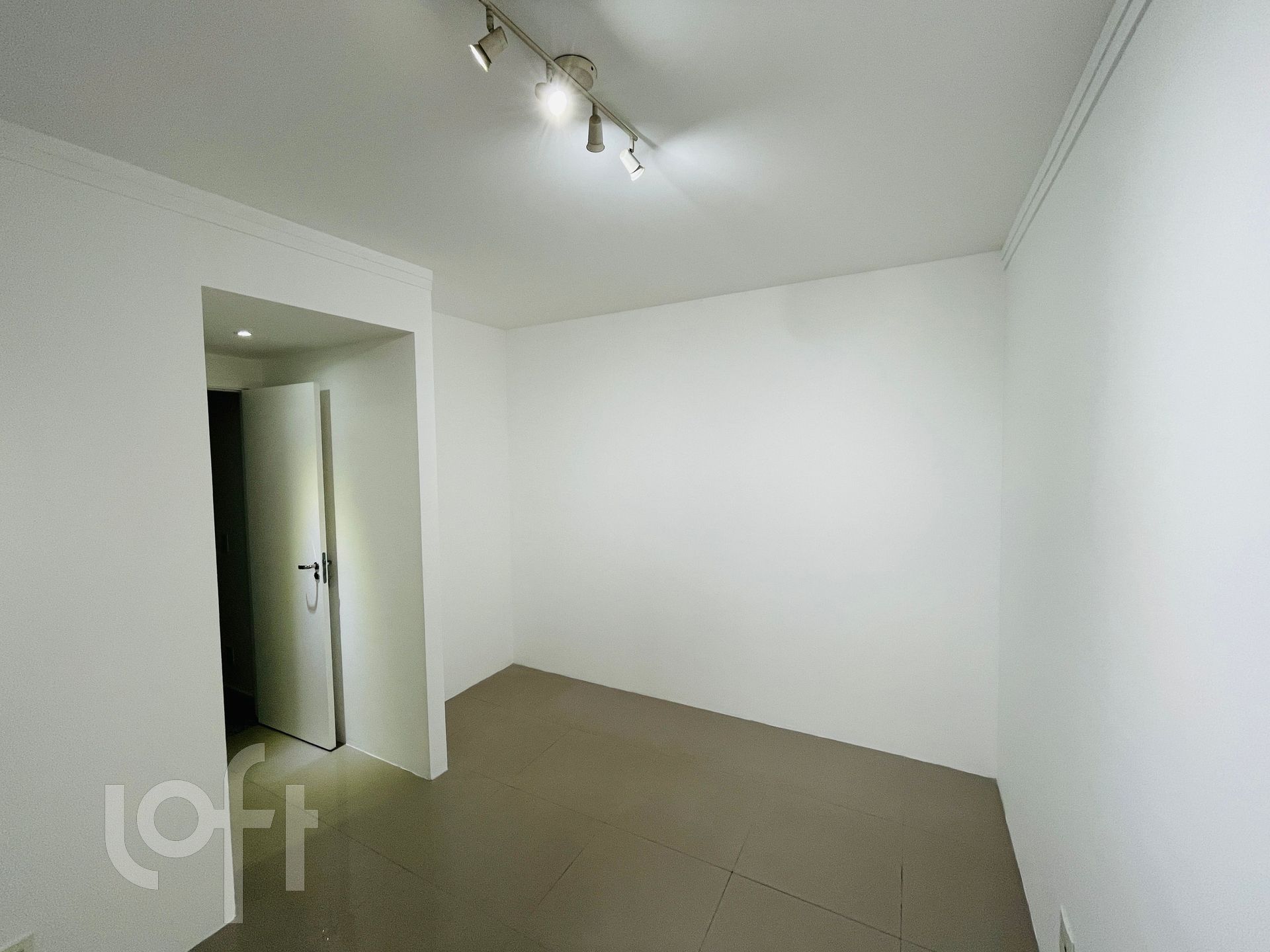 Apartamento à venda com 2 quartos, 69m² - Foto 21