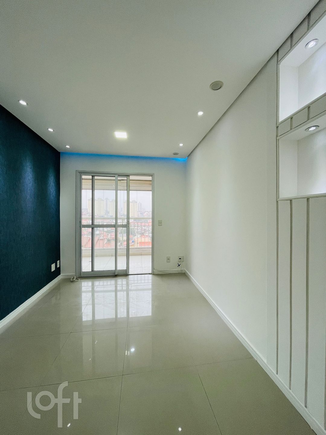 Apartamento à venda com 2 quartos, 69m² - Foto 3