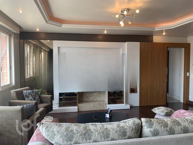 Apartamento com 168m², 4 dormitórios, 1 suíte, 1 vaga, Independência em Porto Alegre