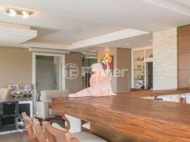 Apartamento com 169m², 3 dormitórios, 3 suítes, 3 vagas, Rio Branco em Porto Alegre