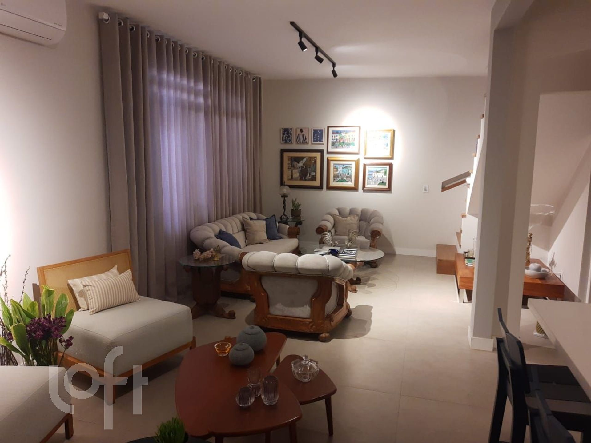 Casa à venda com 3 quartos, 180m² - Foto 1