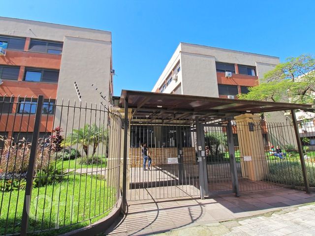 Apartamento com 84m², 2 dormitórios, 1 vaga, Santa Cecília em Porto Alegre