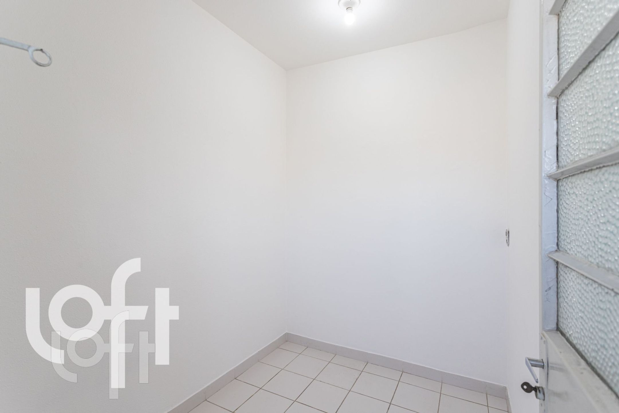 Apartamento à venda com 2 quartos, 70m² - Foto 3