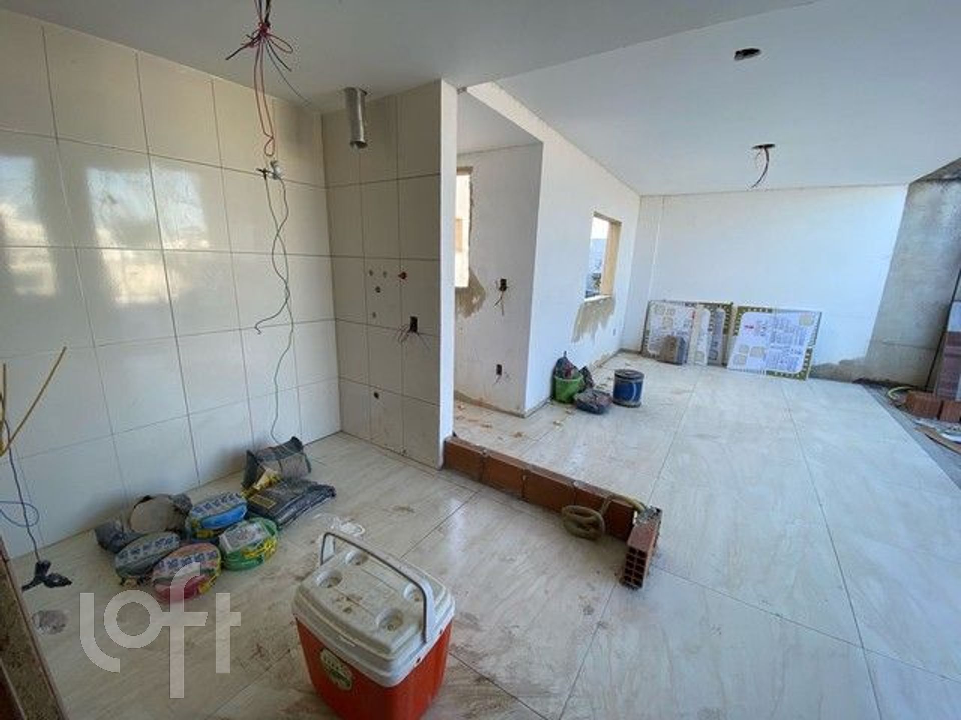 Apartamento à venda com 2 quartos, 170m² - Foto 2