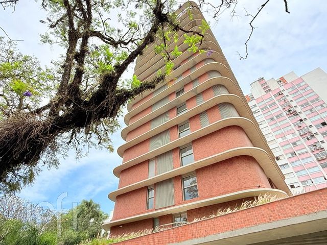 Apartamento com 93m², 2 dormitórios, 2 suítes, 2 vagas, Moinhos de Vento em Porto Alegre