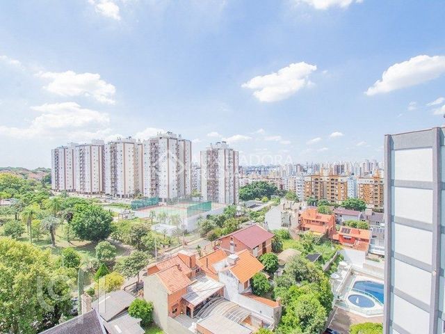 Apartamento com 107m², 3 dormitórios, 1 suíte, 1 vaga, Boa Vista em Porto Alegre