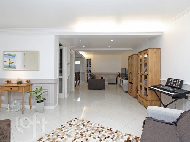 Casa em Condomínio com 275m², 3 dormitórios, 1 suíte, 3 vagas, Boa Vista em Porto Alegre