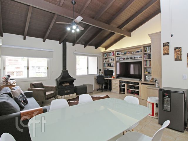 Casa em Condomínio com 275m², 3 dormitórios, 1 suíte, 3 vagas, Boa Vista em Porto Alegre