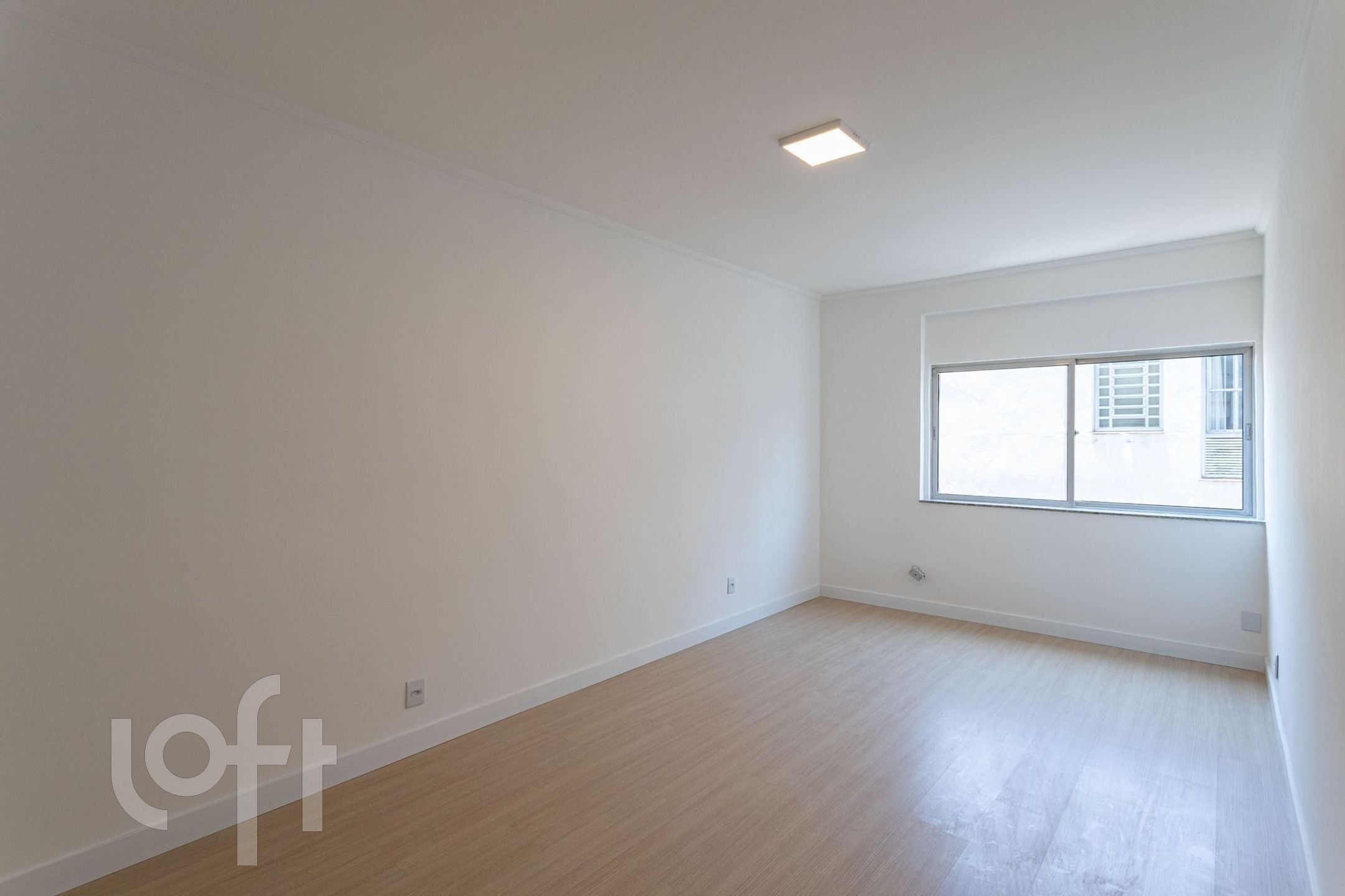 Apartamento à venda com 1 quarto, 57m² - Foto 1