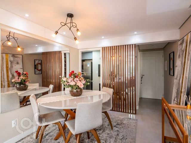 Apartamento com 83m², 2 dormitórios, 2 suítes, Petrópolis em Porto Alegre