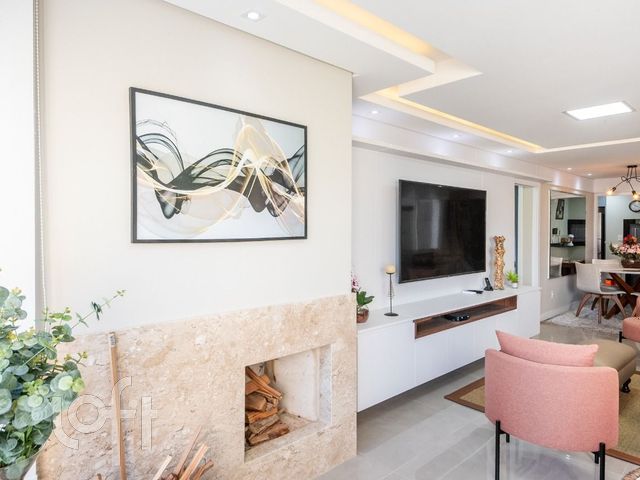 Apartamento com 83m², 2 dormitórios, 2 suítes, 3 vagas, Petrópolis em Porto Alegre