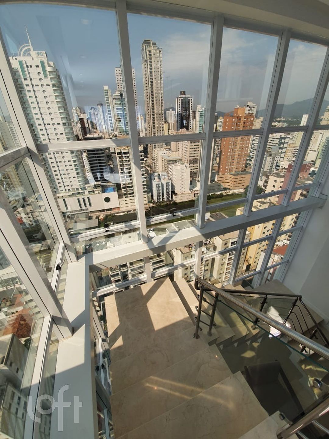 Apartamentos com 240m², 4 quartos, 4 suítes, 4 garagens, no bairro Centro em Balneário Camboriú