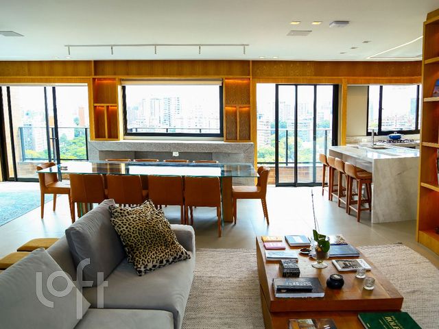 Apartamento com 324m², 3 dormitórios, 3 suítes, 3 vagas, Petrópolis em Porto Alegre