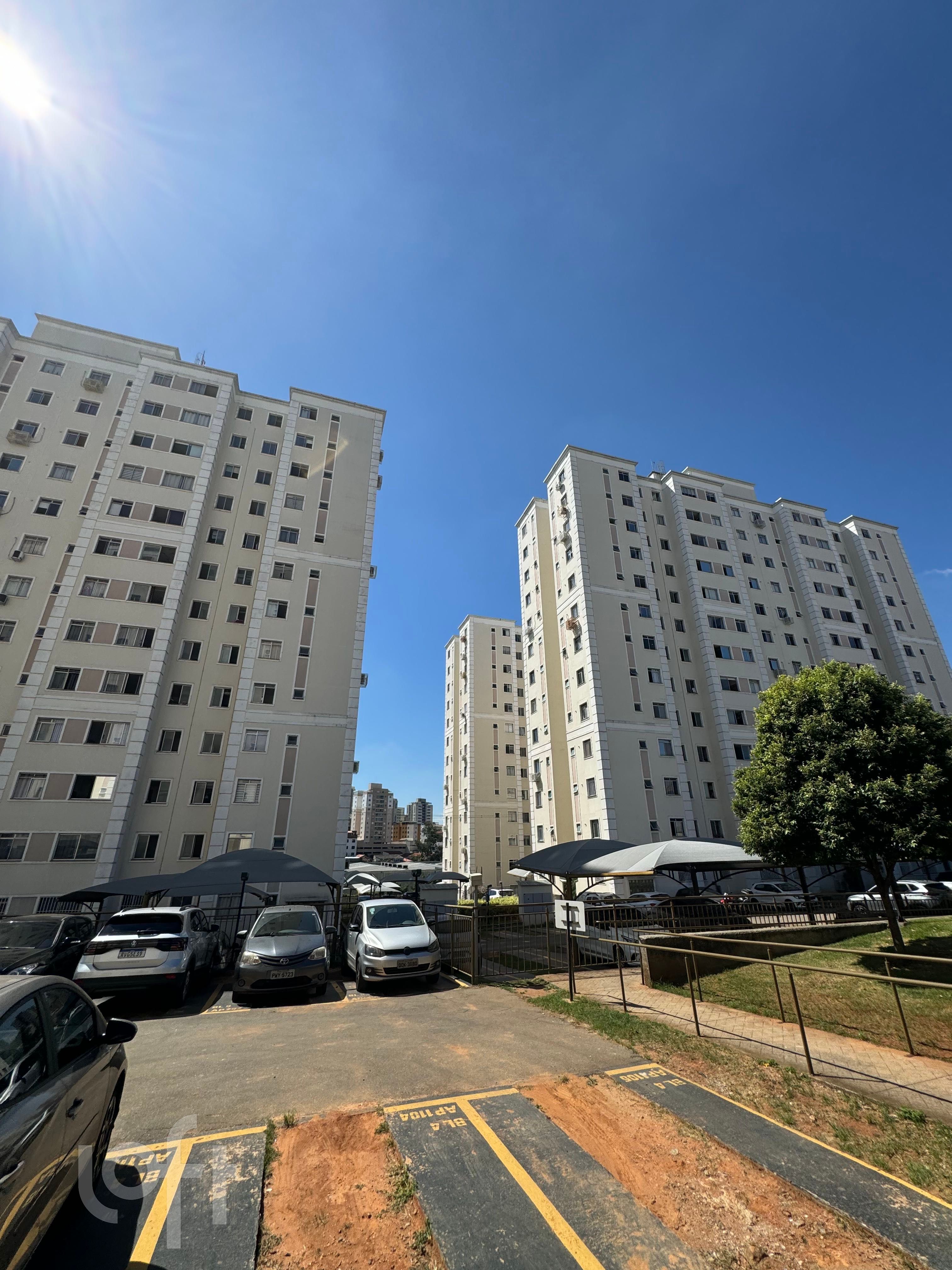 Apartamento à venda com 2 quartos, 60m² - Foto 2