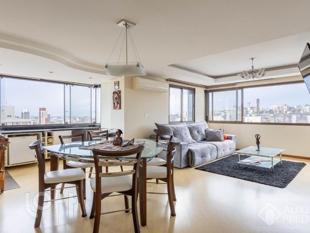 Apartamento com 89m², 2 dormitórios, 1 suíte, 1 vaga, Petrópolis em Porto Alegre