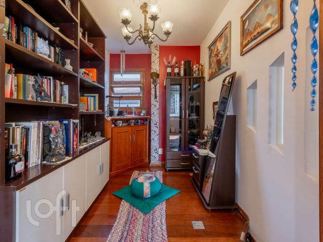 Apartamento com 213m², 3 dormitórios, 1 suíte, 2 vagas, Petrópolis em Porto Alegre