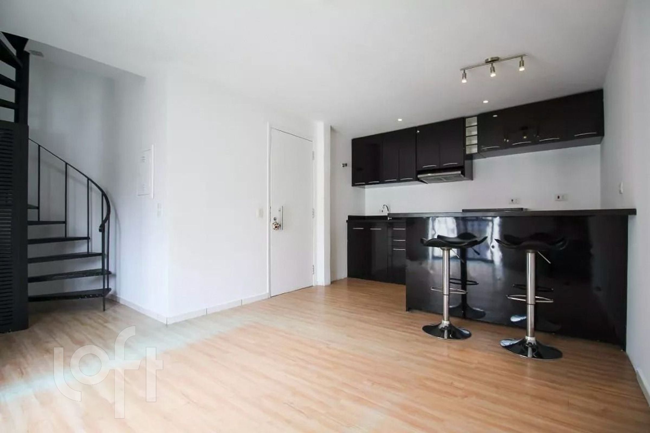 Apartamento à venda com 1 quarto, 68m² - Foto 2