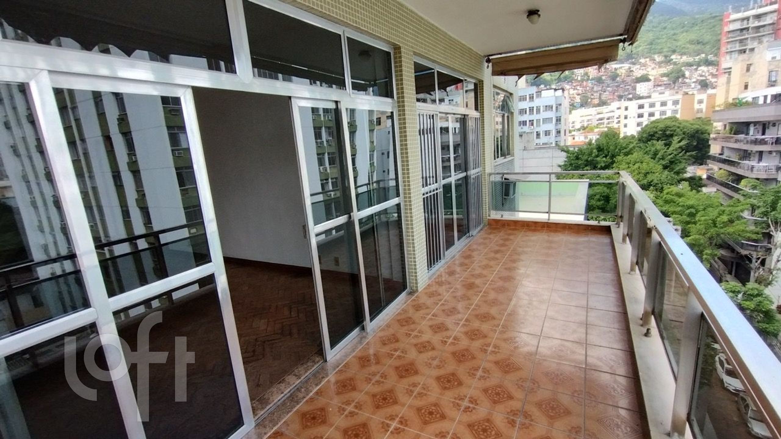 Apartamento à venda com 4 quartos, 160m² - Foto 3