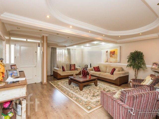 Casa com 344m², 4 dormitórios, 3 suítes, 3 vagas, Chácara das Pedras em Porto Alegre