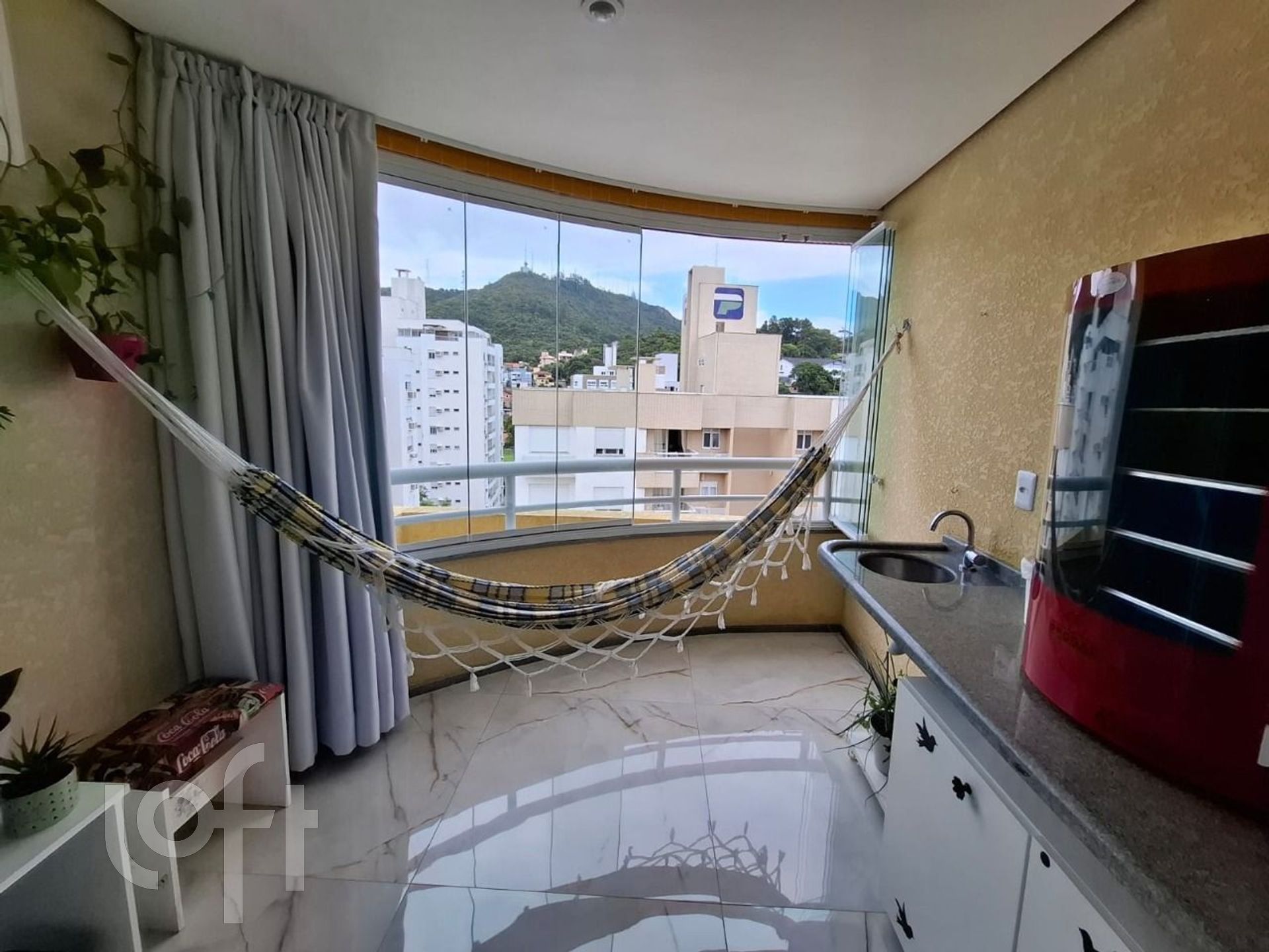 Apartamentos com 82m², 2 quartos, 1 suíte, 1 garagem, no bairro Trindade em Florianópolis