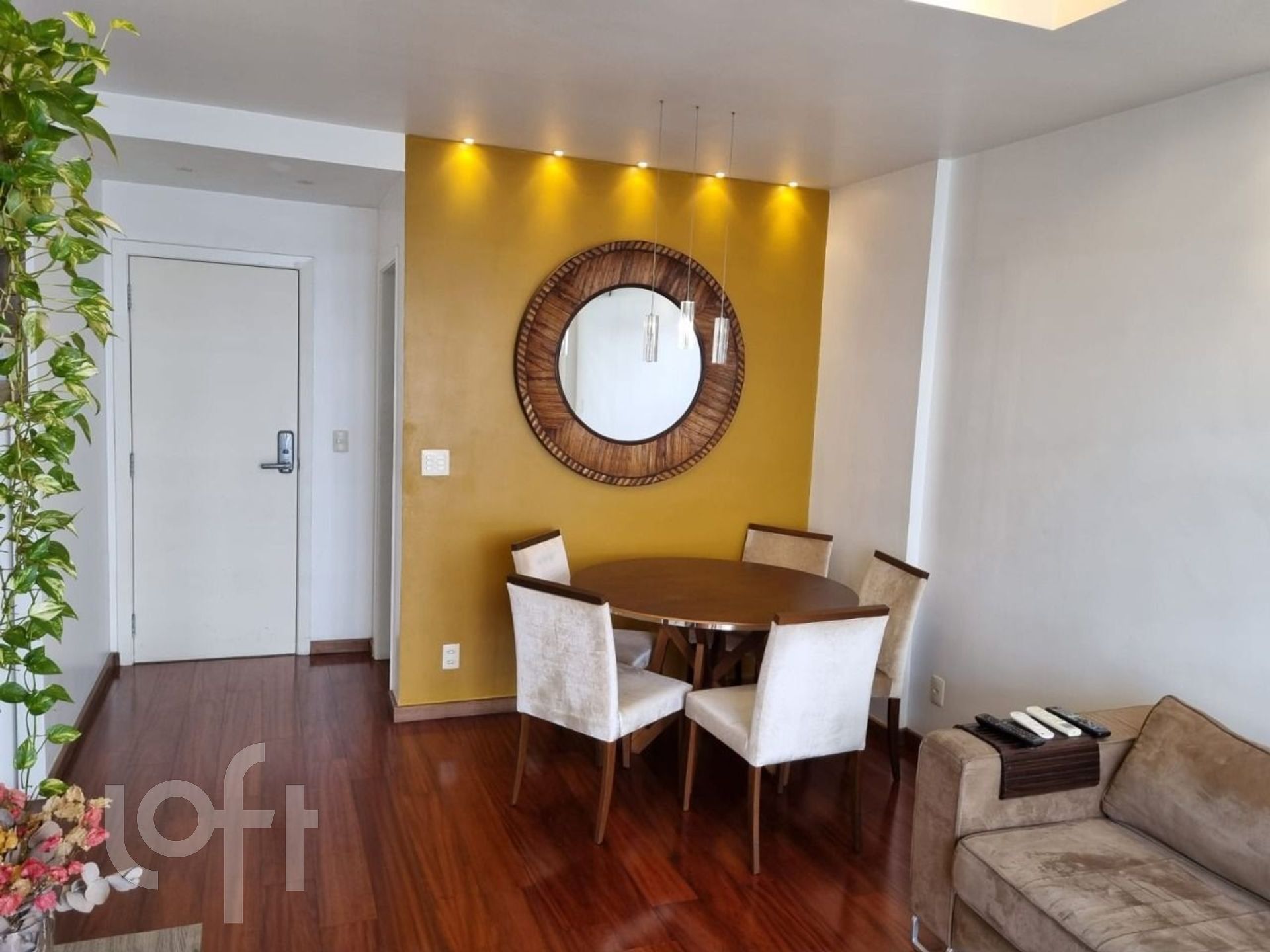 Apartamento à venda com 2 quartos, 72m² - Foto 1