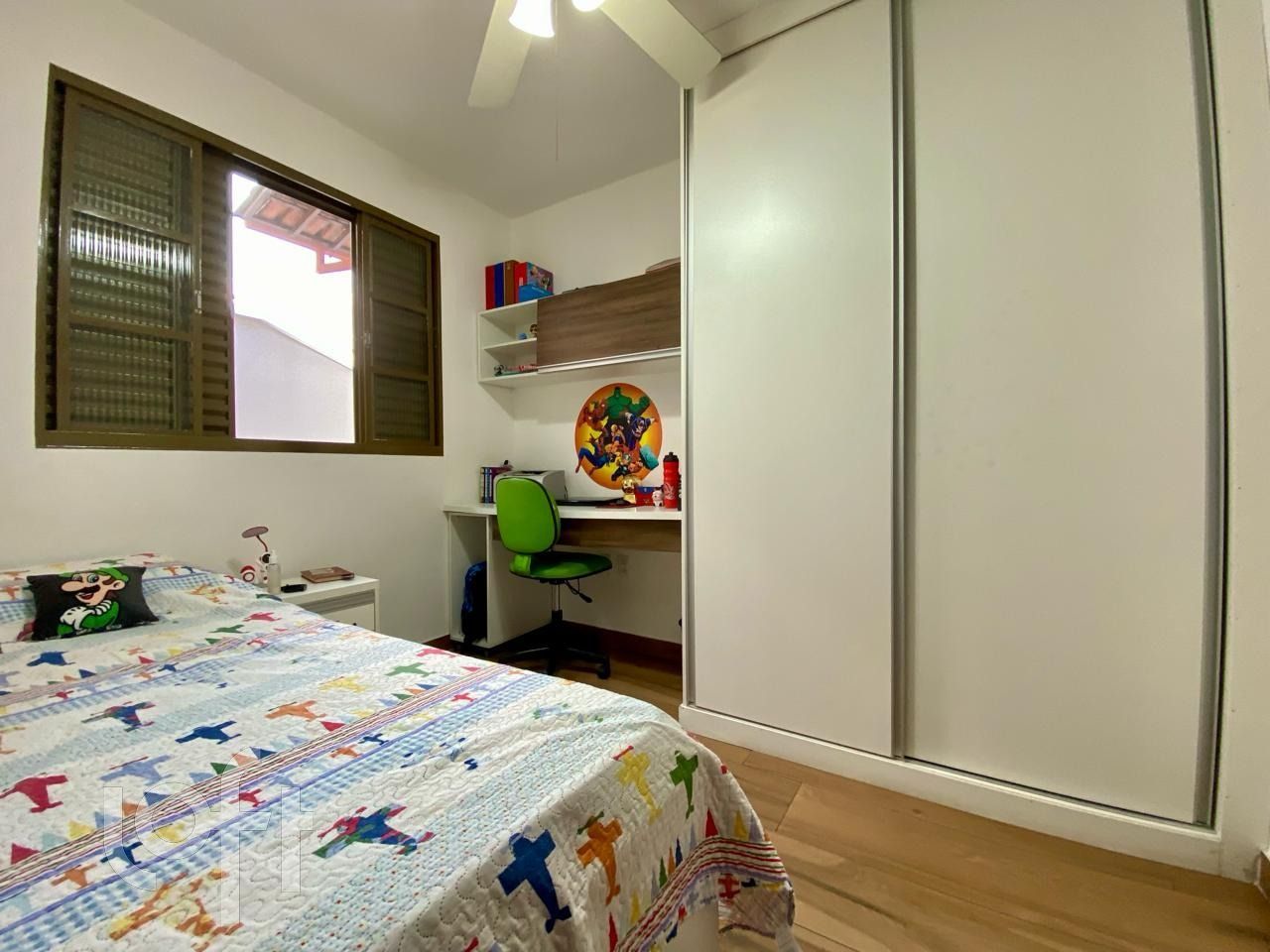 Casa à venda com 4 quartos, 210m² - Foto 13