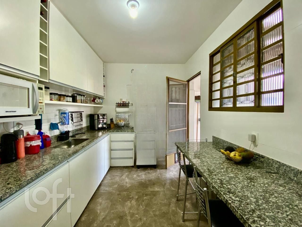 Casa à venda com 4 quartos, 210m² - Foto 21