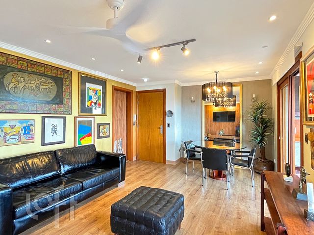 Apartamento com 100m², 3 dormitórios, 1 suíte, 2 vagas, Moinhos de Vento em Porto Alegre