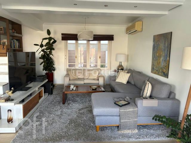 Casa com 267m², 3 dormitórios, 2 vagas, Chácara das Pedras em Porto Alegre
