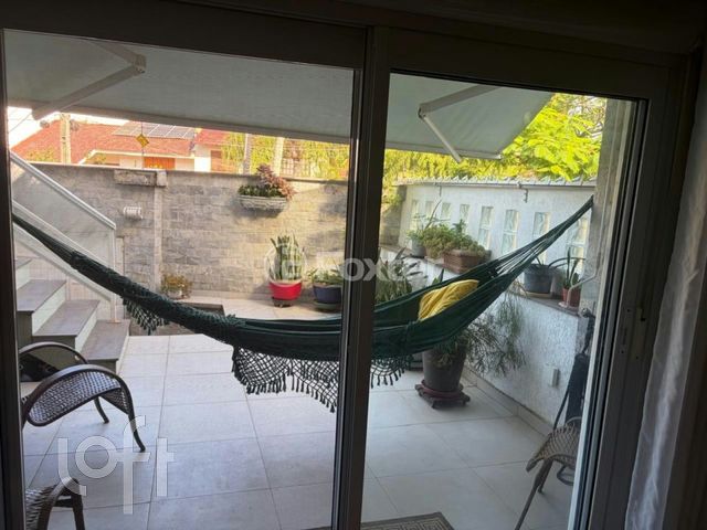 Casa com 267m², 3 dormitórios, 2 vagas, Chácara das Pedras em Porto Alegre